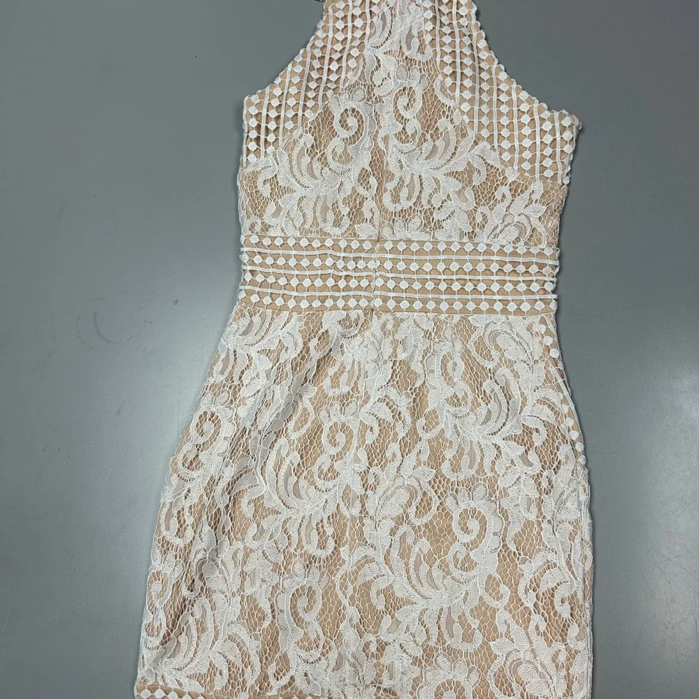 NWT  PRETTY LITTLE THING WHITE HIGH NECK LACE CROCHET BODYCON DRESS 8 - Picture 4 of 5